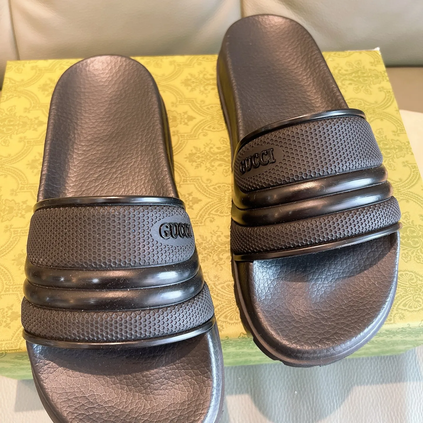 Men's Men's Shoes 130🐮🐮Gucci Gucci Slippers Gucci 2024 latest beach sandals slippers Original molding double G LOGO Original molding consistent Outsole: Men's Men's Shoes u double-layer outsole Size: 35-46